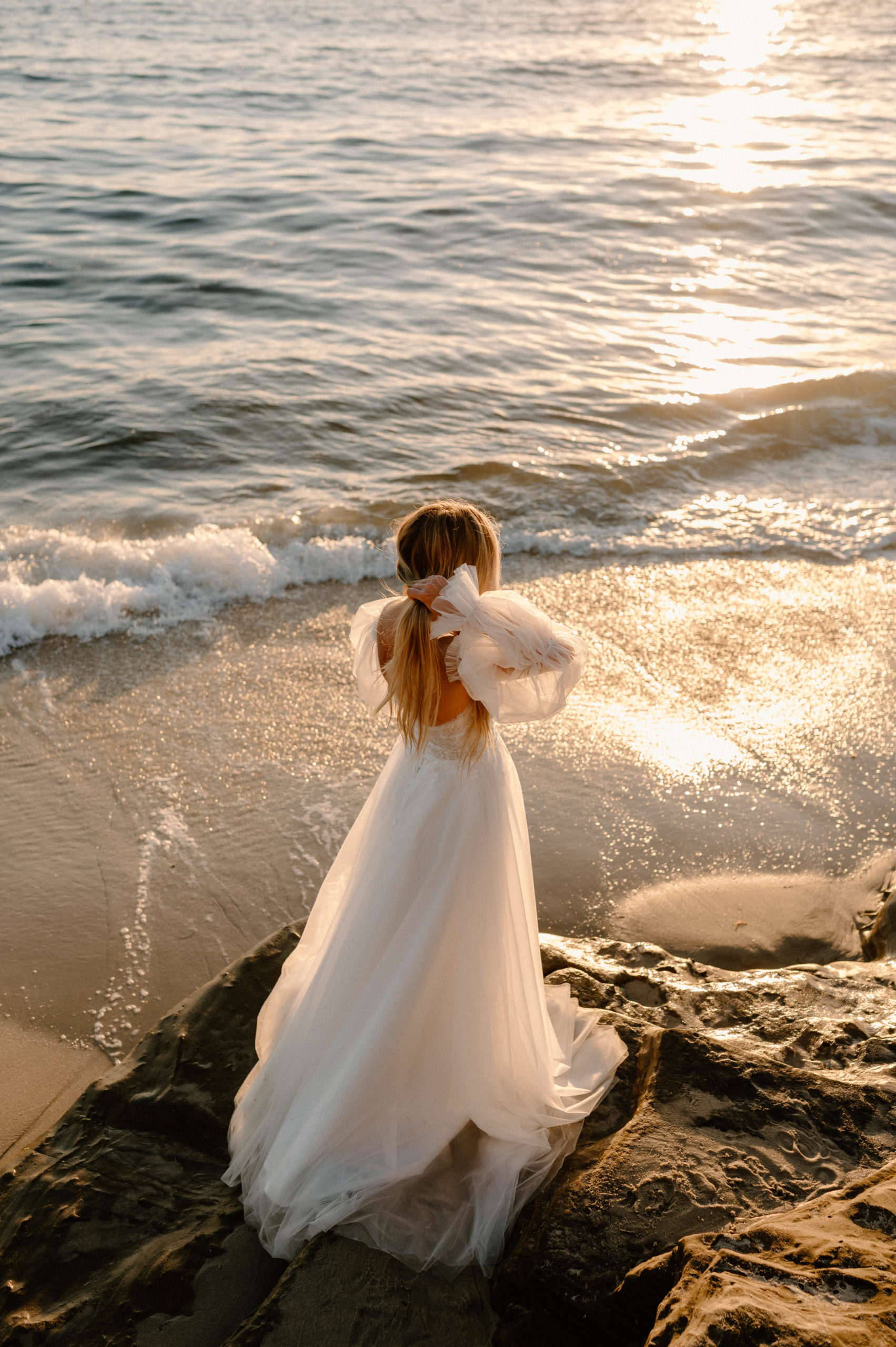 San Diego Elopement \ Beach Elopement | beach wedding dress \ Elopement on the beach \ how to elope on the beach \ what to wear to an elopement \ California elopement