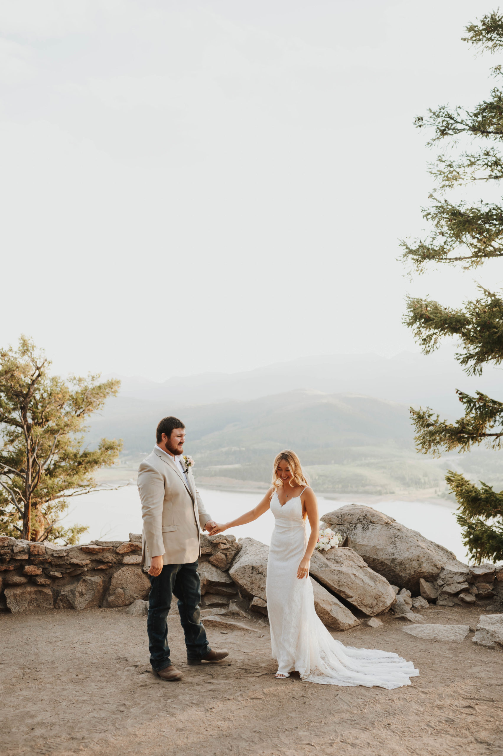 A stunning Breckenridge Colorado Elopement with amazing mountain views! 