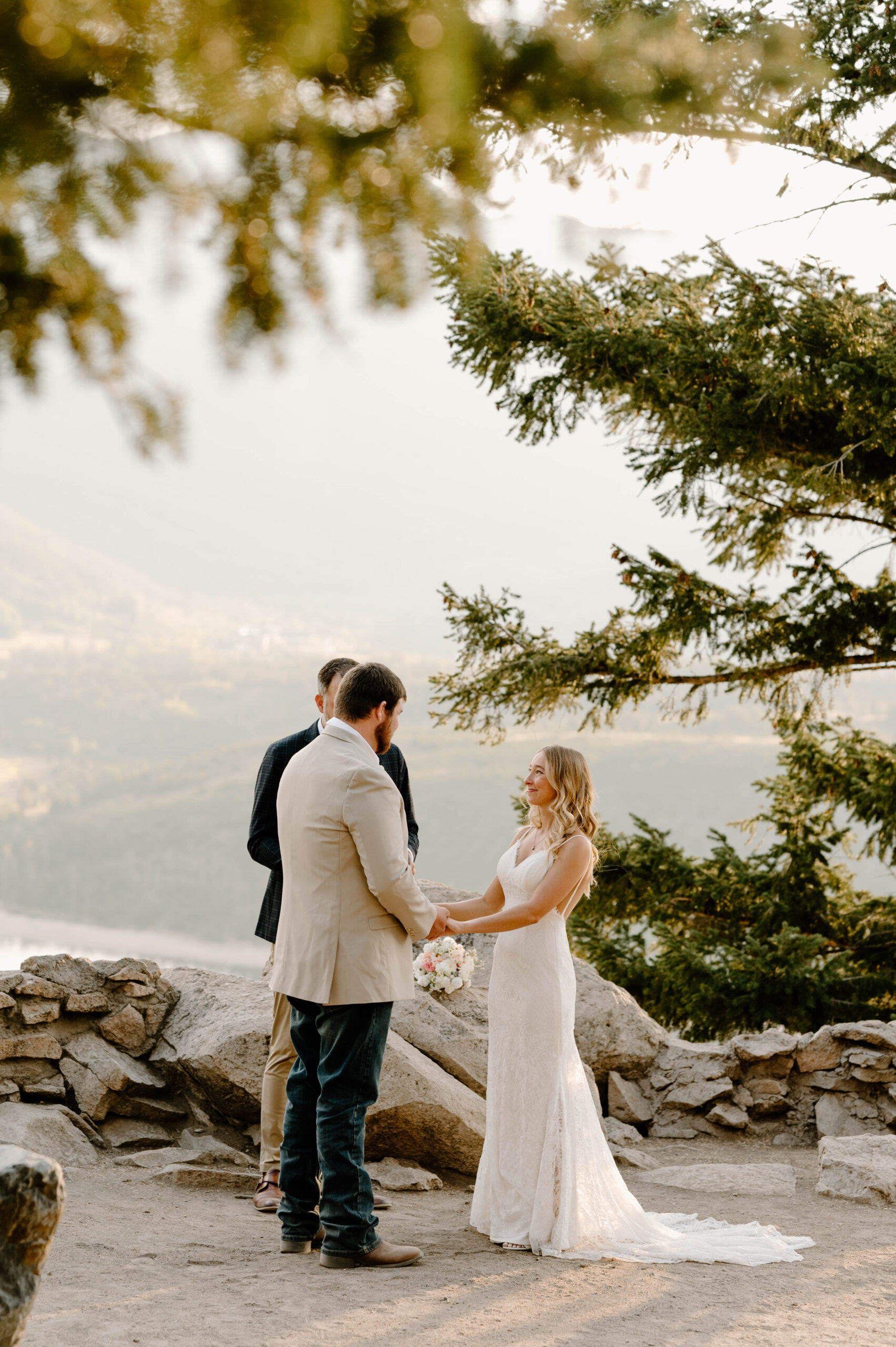 A couple recites their vows at Sapphire Point Overlook